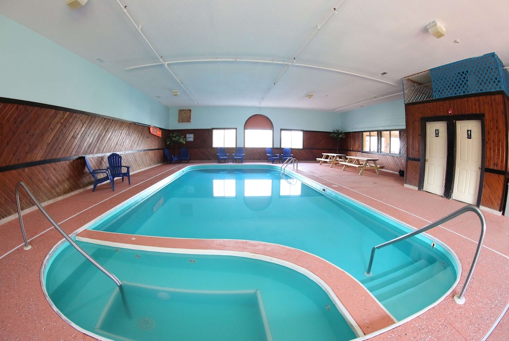 Super 8 by Wyndham Portsmouth - photo 23