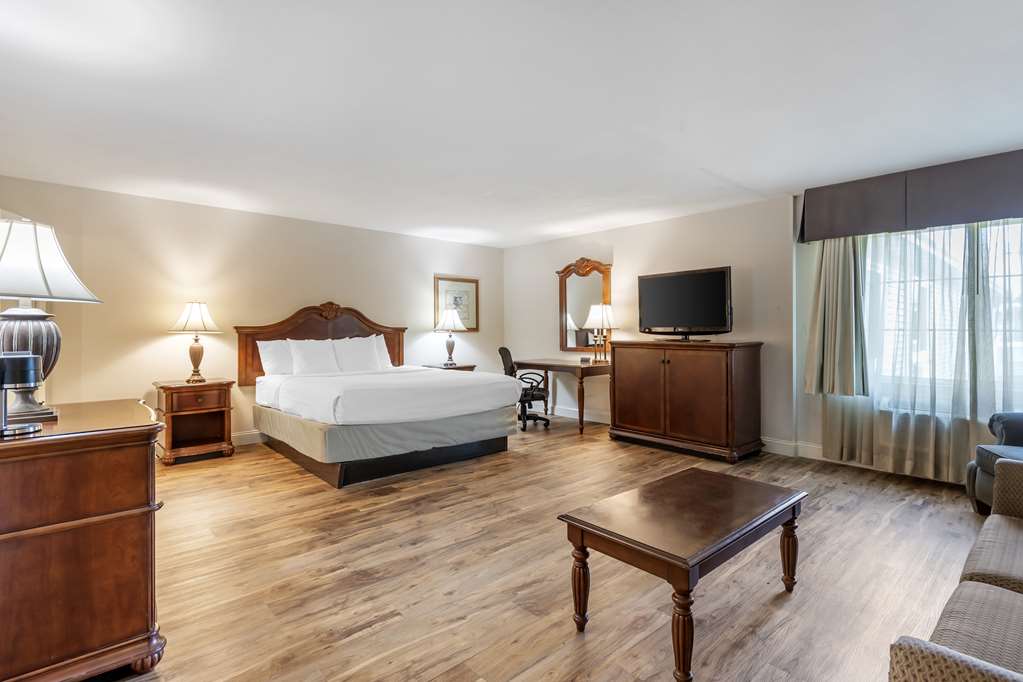 Best Western Plus Steeplegate Inn - photo 27