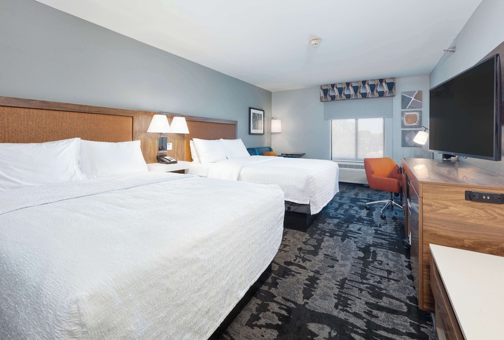 Hampton Inn Norfolk - photo 9