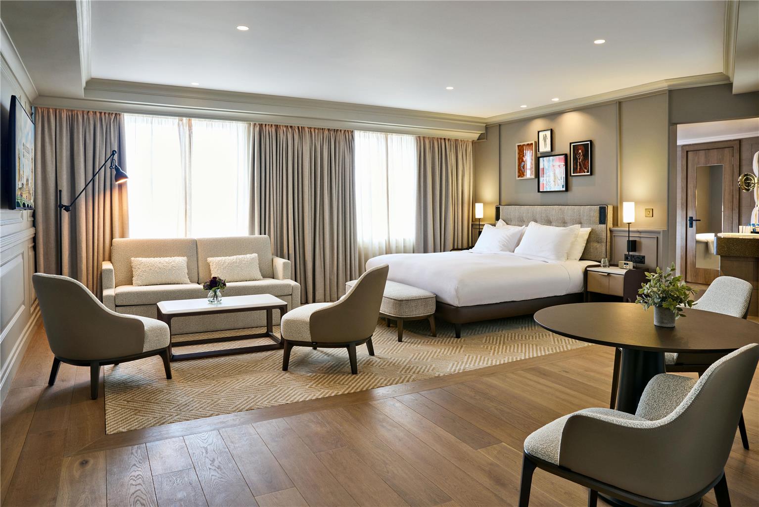 Radisson Blu Hotel London Bond Street — 4-Star Luxury Hotel in London, United Kingdom