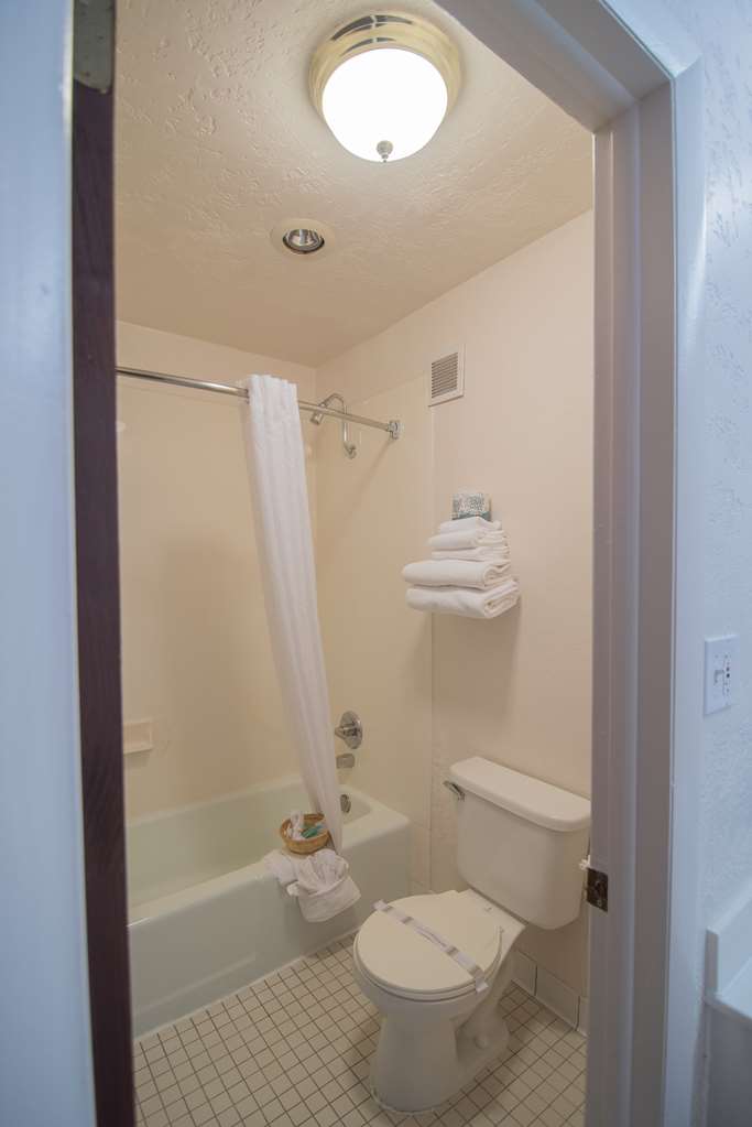 Motel 8 Rock Springs - photo 6