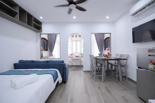 Fusion Apartment 2BR Hoan Kiem Lake Bright Kitchen Wash Lift Self checkin — 4-Star Luxury Hotel in Hanoi, Vietnam