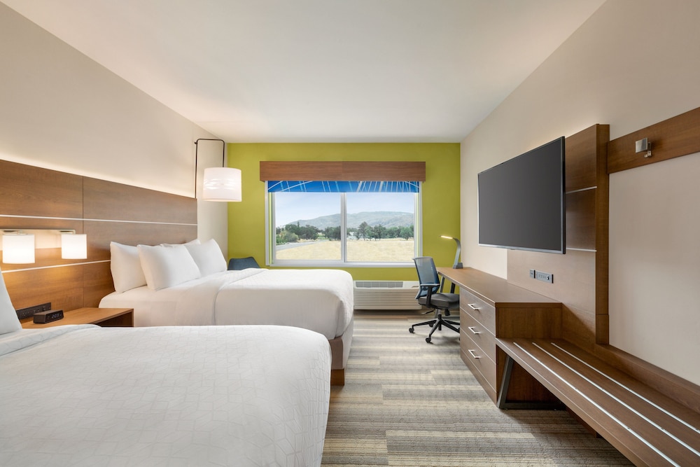 Holiday Inn Express and Suites Ukiah by IHG - photo 17