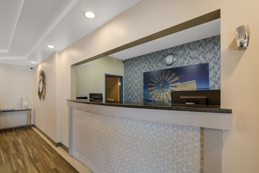 SureStay Plus Hotel by Best Western Topeka Northwest - photo 3