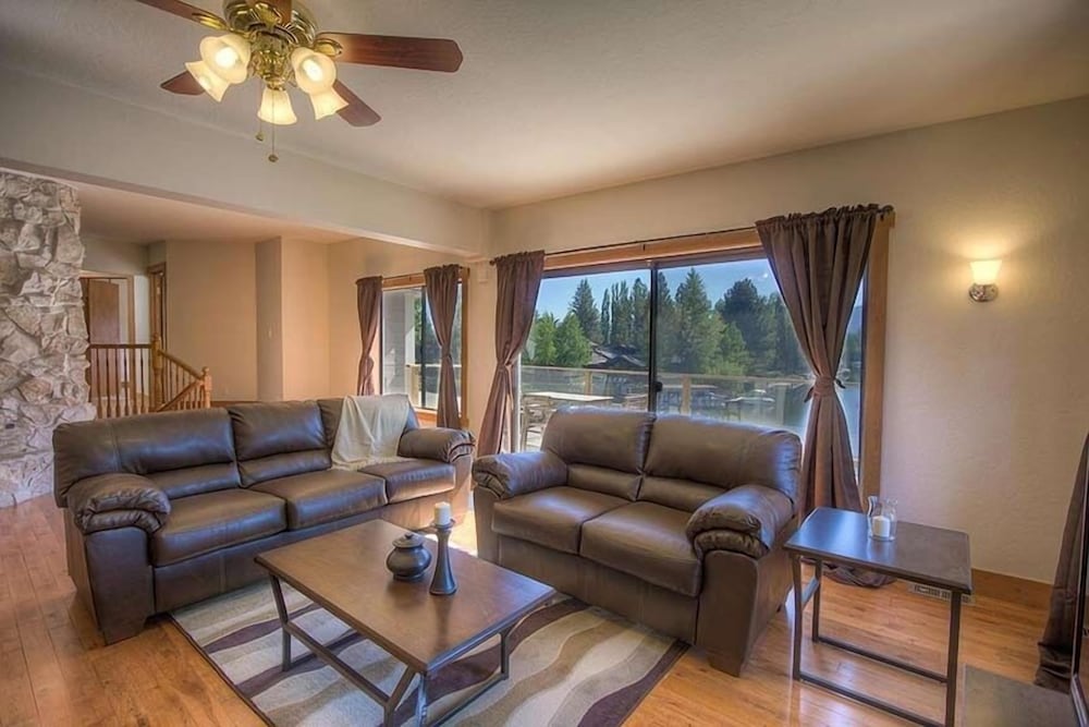569 Lucerne 4 Br home by RedAwning — 4-Star Luxury Hotel in South Lake Tahoe, United States