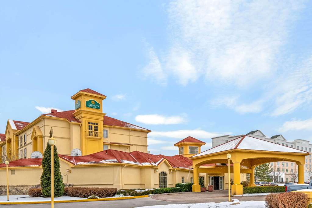 La Quinta Inn & Suites by Wyndham Salt Lake City Airport - featured photo