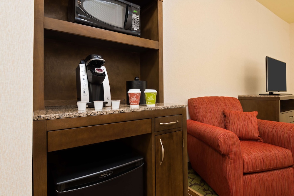 Hilton Garden Inn Wayne - photo 13
