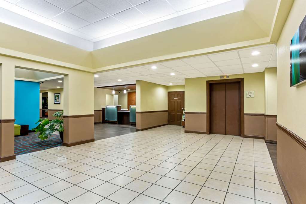 La Quinta Inn & Suites by Wyndham Wytheville - photo 3