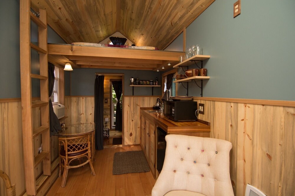 Caravan The Tiny House Hotel - photo 22