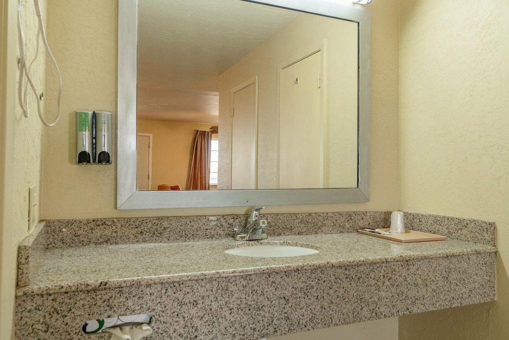 Stamford Inn - photo 41