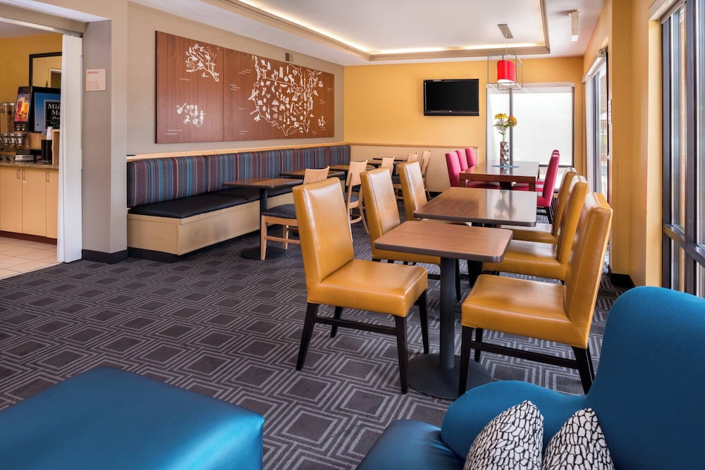 TownePlace Suites by Marriott Huntington - photo 26