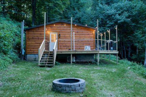 Modern Mountain Cabin Spectacular Views at 3100 ft — 4-Star Luxury Hotel in Waynesville, United States