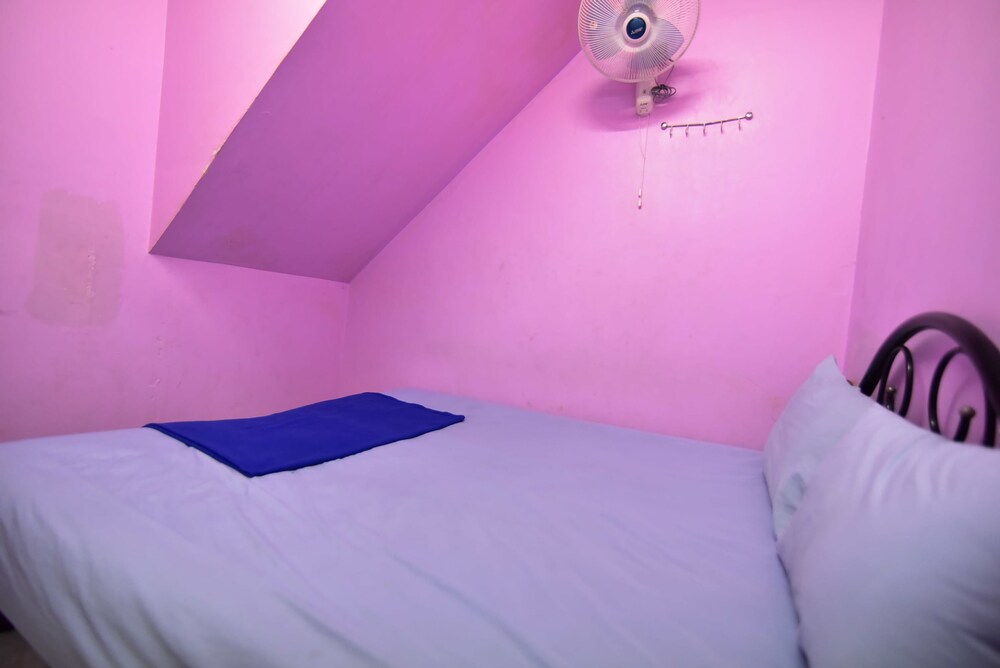 Khaosan Rainbow Hostel