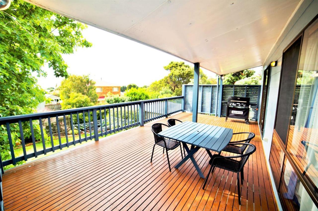 Blue Waves Byo Linen in Apollo Bay, Australia