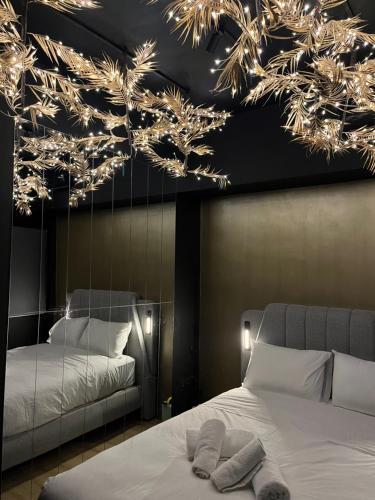Tsakalof 17 Black — 4-Star Luxury Hotel in Athens, Greece