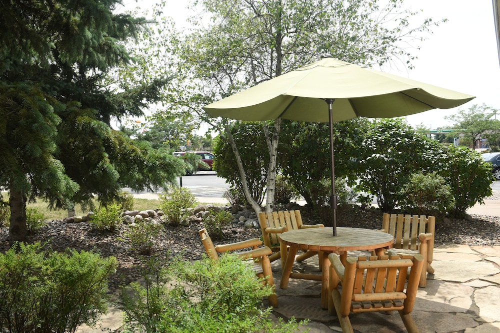 Cedar Creek Hotel Wausau Rothschild - photo 32