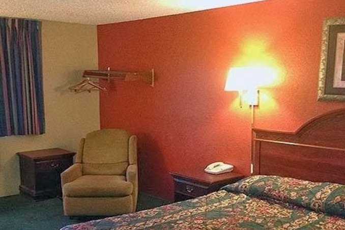 Loyalty Inn Benton Harbor - featured photo