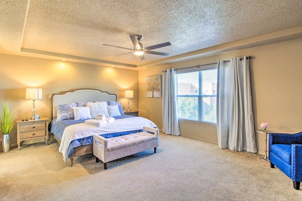 Walk to Netflix Studios Updated ABQ Getaway
