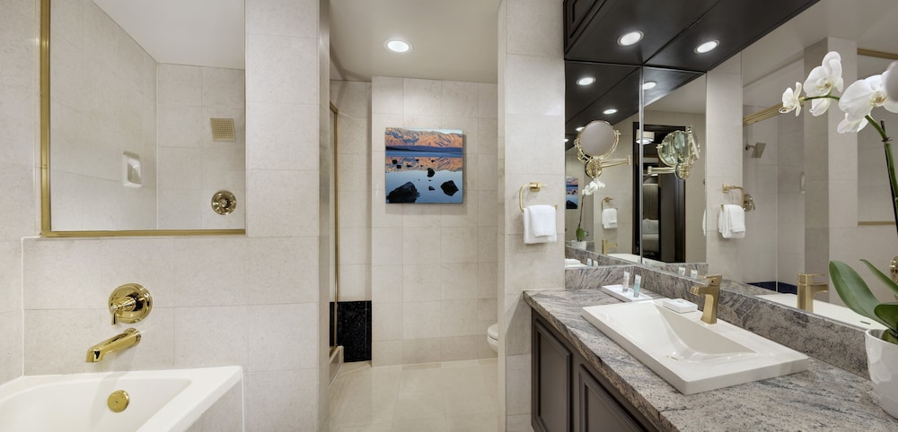 Luxor Hotel and Casino - photo 33