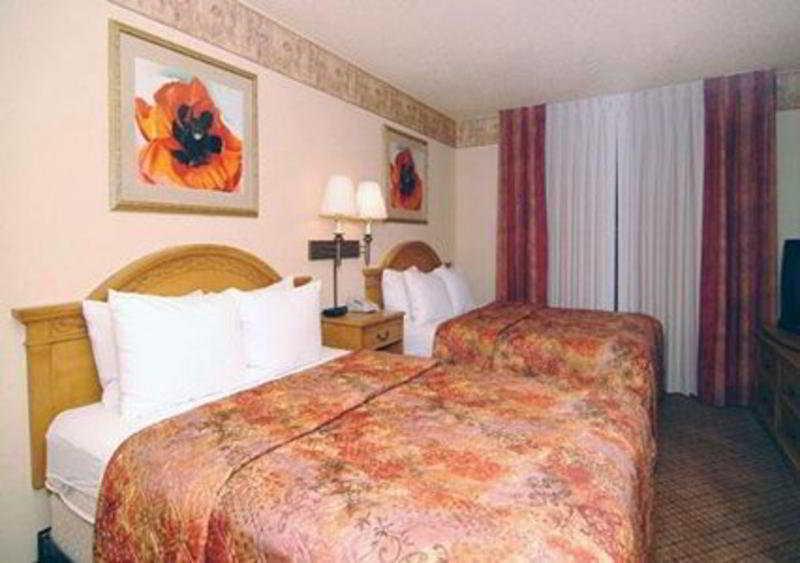 Pan American Inn & Suites - photo 12