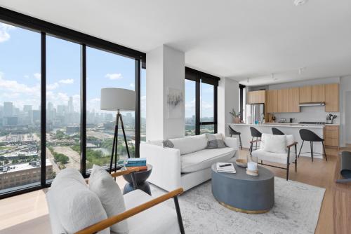 Foundry Unmatched Skyline Views at Lincoln Park — 4-Star Luxury Hotel in Chicago, United States