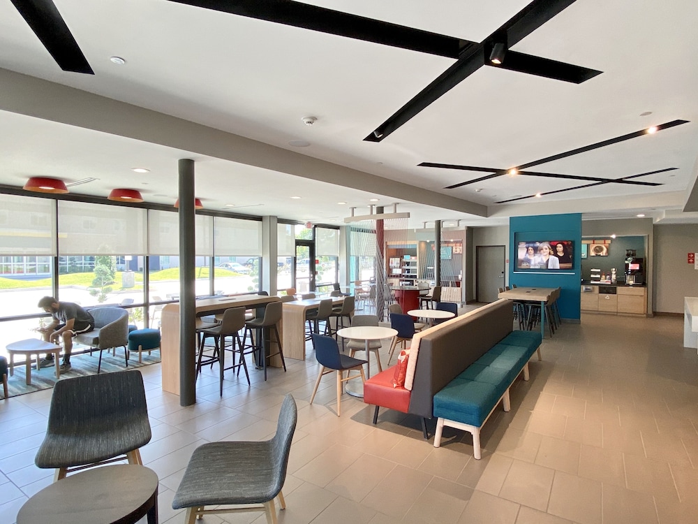 avid hotels Beaumont by IHG - photo 7