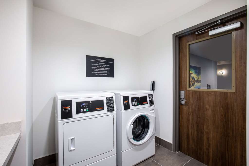 La Quinta Inn & Suites by Wyndham Chattanooga Downtown South - photo 33