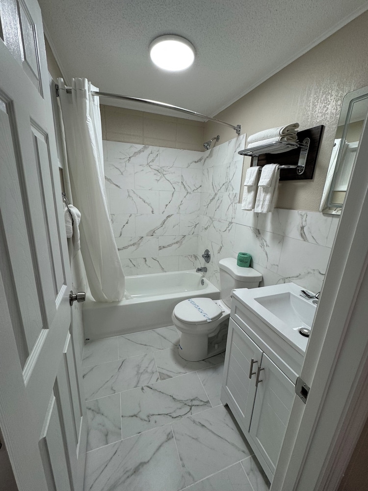 Boone Trail Inn - photo 28