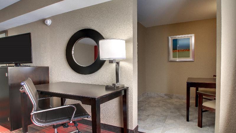 Holiday Inn Express & Suites Jackson Downtown Coliseum by IHG - photo 25