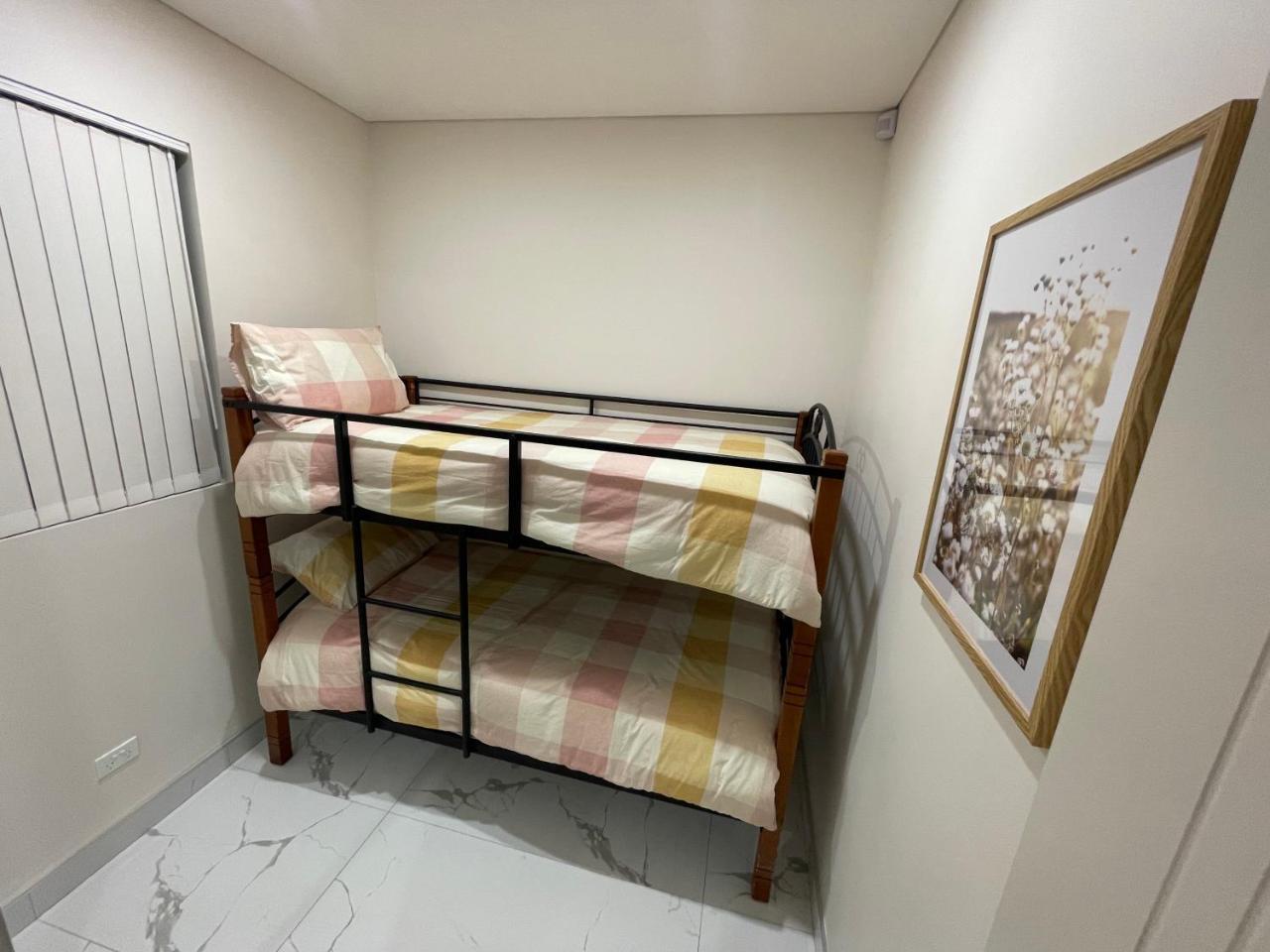 Guest House Self Contained — 4-Star Luxury Hotel in Villawood, Australia