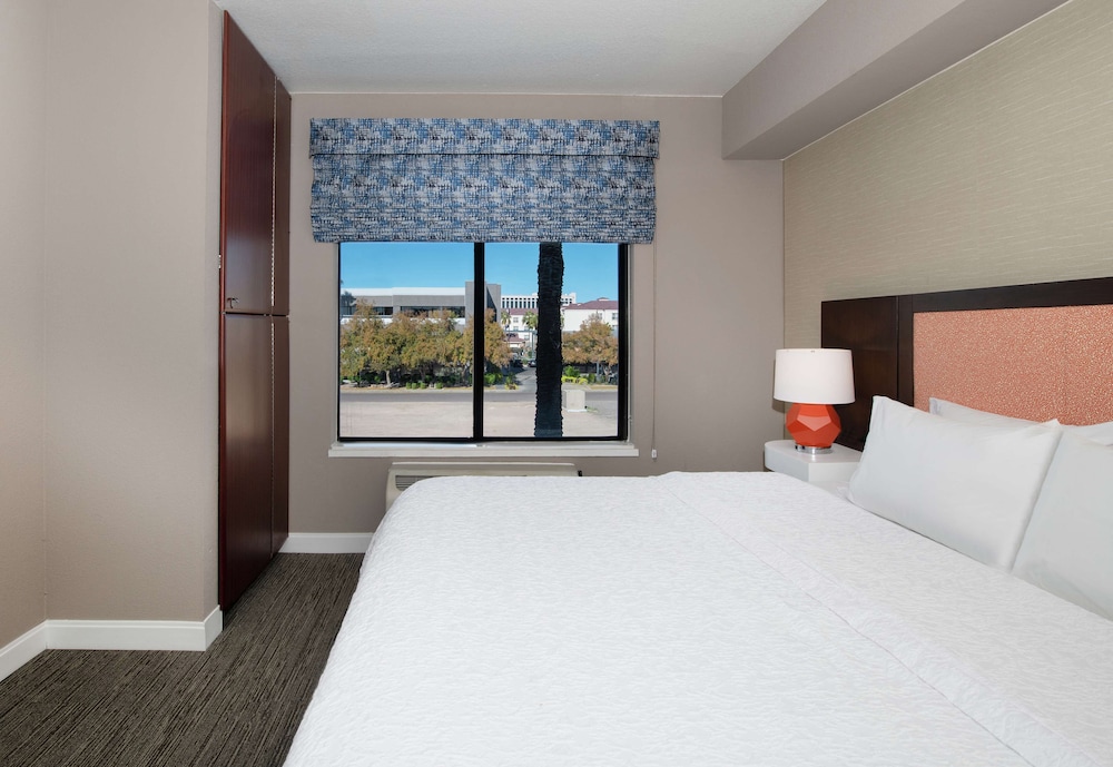 Hampton Inn Phoenix Airport North - photo 17