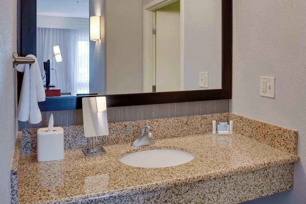 Courtyard Statesville Mooresville Lake Norman - photo 14
