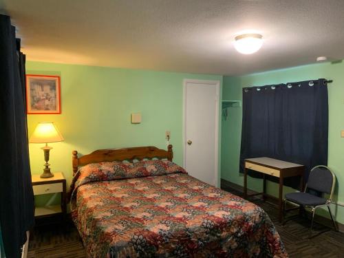 Tour Inn Motel - photo 18