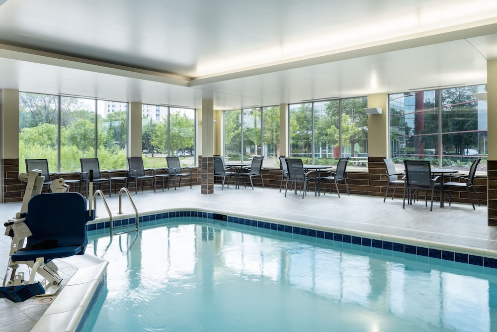 Fairfield Inn & Suites by Marriott Minneapolis North - photo 13