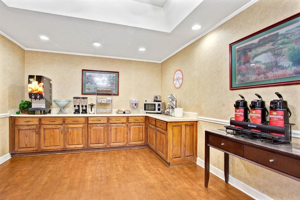 Knights Inn Jackson North Ridgeland - photo 15