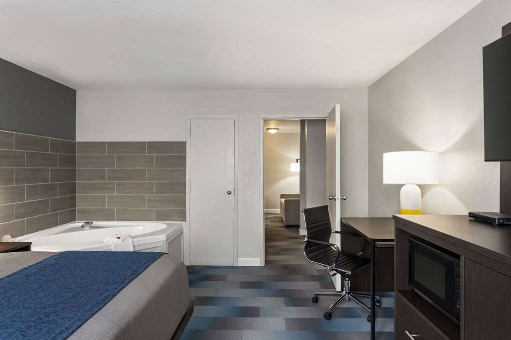 Days Inn by Wyndham Chillicothe - photo 41