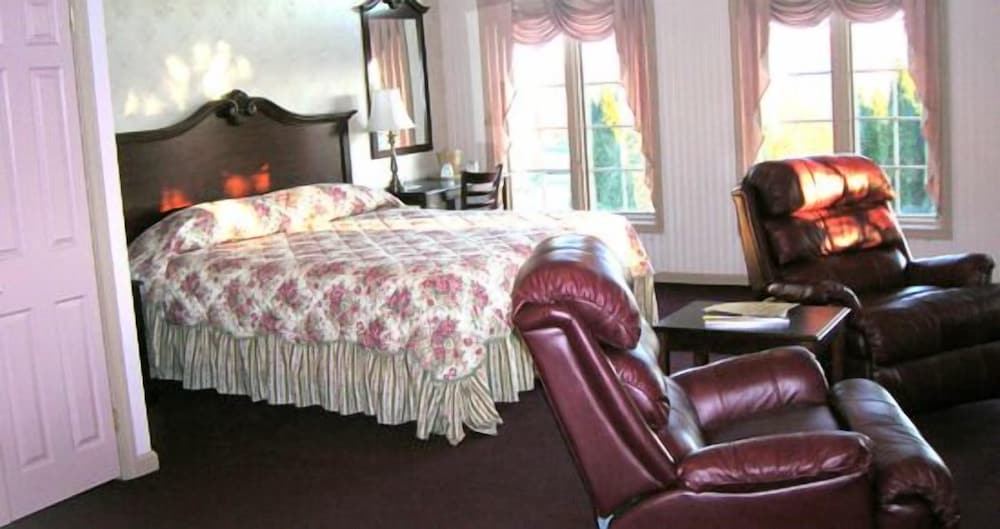 Smoketown Inn - photo 6