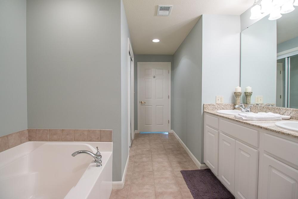 Legacy I 407 - photo 26