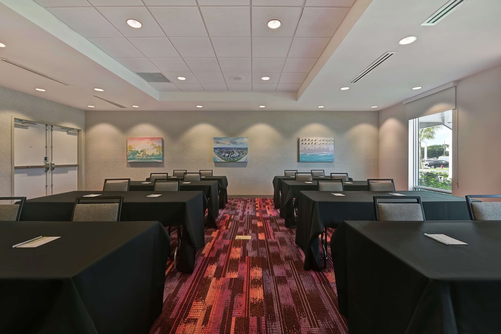 Home2 Suites by Hilton West Palm Beach Airport FL - photo 37