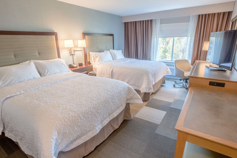 Hampton Inn by Hilton Amesbury - photo 8