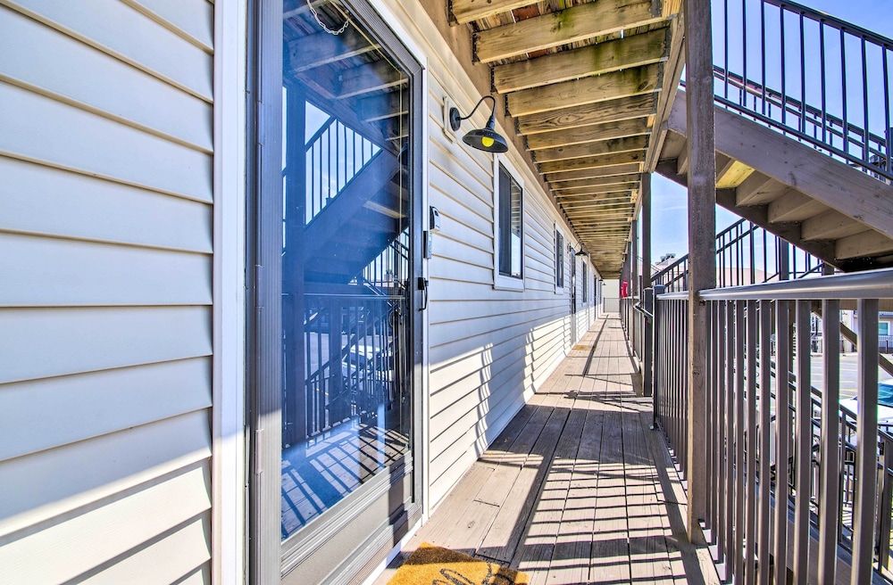 Osage Beach Resort Condo w Community Pool - photo 16