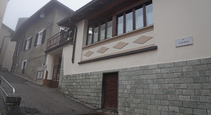 Foresteria Lombarda Da Giovanna — hotel in Barzio