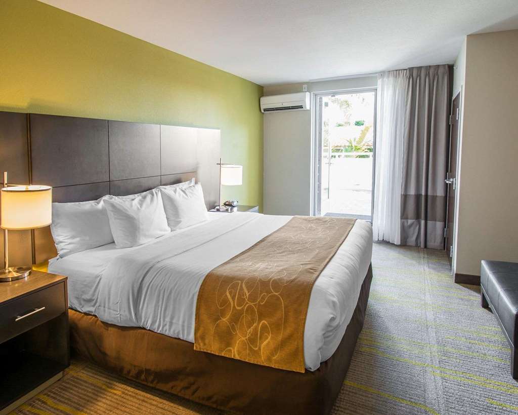 Comfort Suites Miami Airport North - photo 25