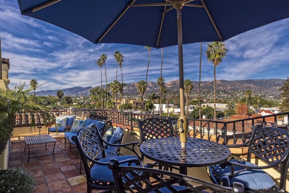 Luxurious Mykonos Pet Friendly in Santa Barbara, United States