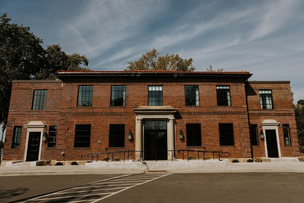Hatchery Riverside Hotel & Event Venue in La Crosse, United States