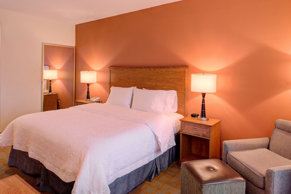 Hampton Inn & Suites Ontario - photo 21