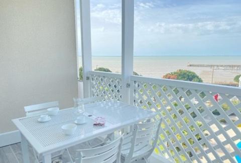 Alienor Vue Mer 2 A 4 Personnes — Fouras