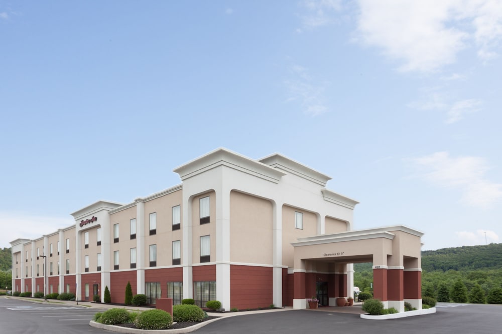 Hampton Inn Pine Grove - photo 2