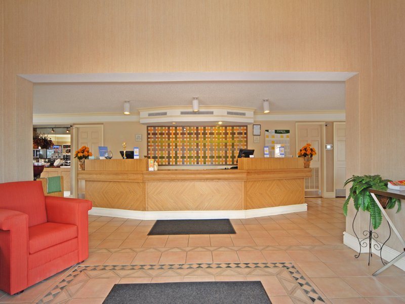 La Quinta Denver Cherry Creek Hotel - photo 11
