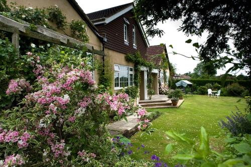 Deverill End — 4-Star Luxury Hotel in Warminster, United Kingdom